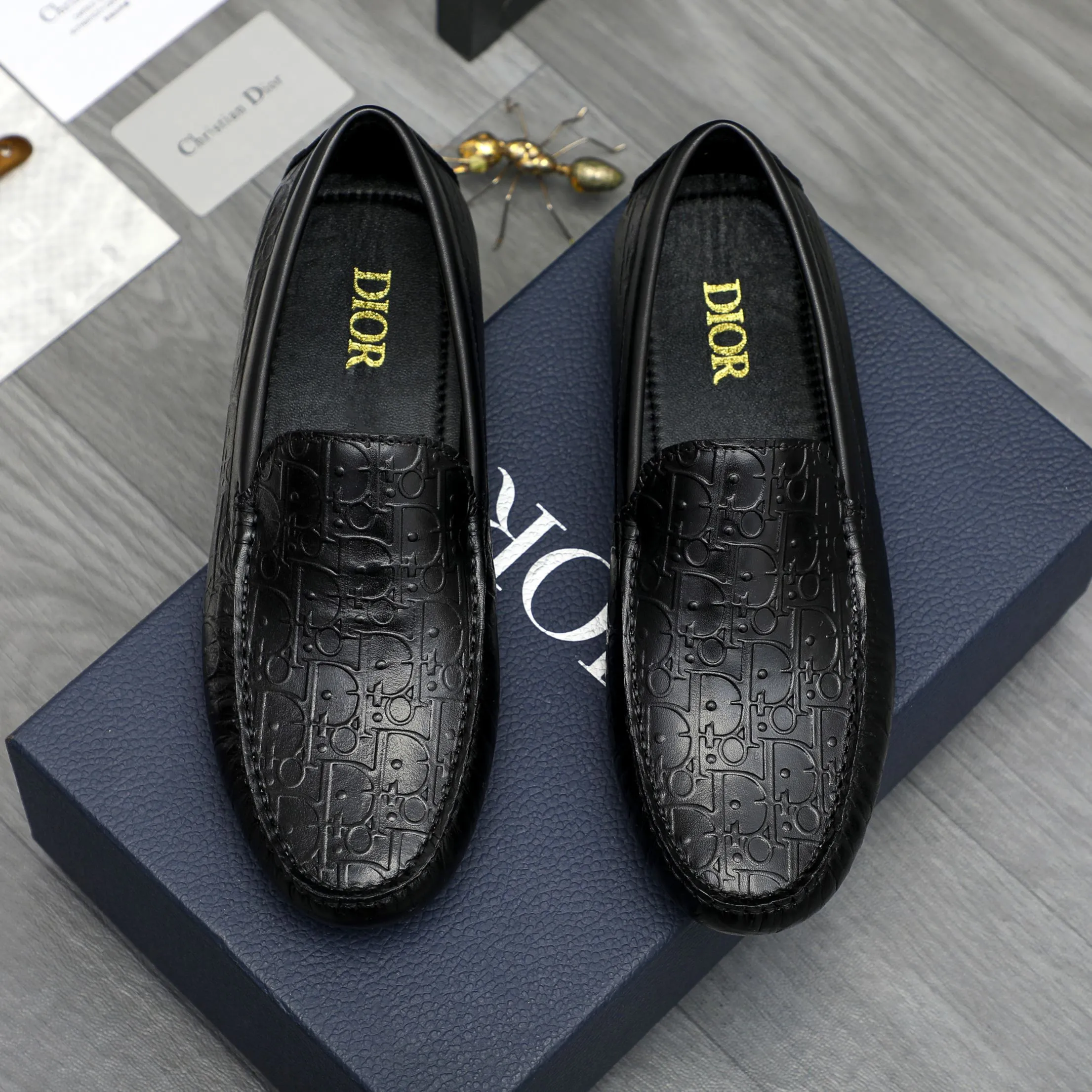 Men's shoes 💰p420 Product trademark: Dior "Dior" casual slip-on men's shoes Regular size: 38-44 Product materials: Selected embossed cowhide upper, sheepskin lining, rubber outsole